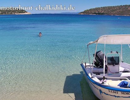 Motor boat to drive alone in the blue lagoon